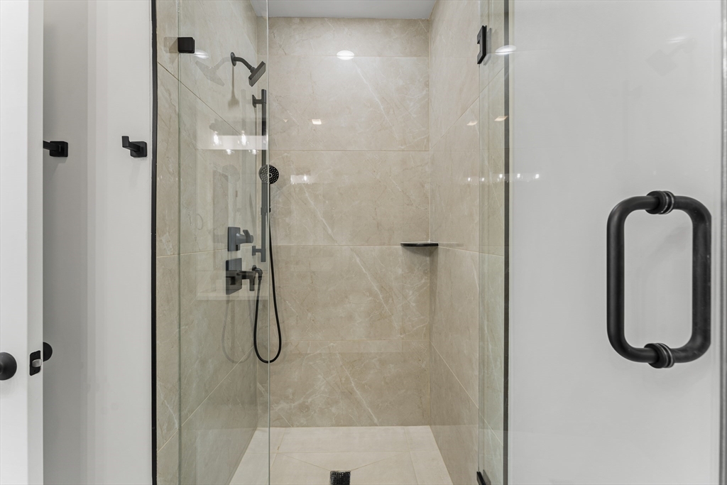 3 bed, 2 bath apartment for rent at 115 Thurston St Unit G, Winter Hill — photo 11 of 40