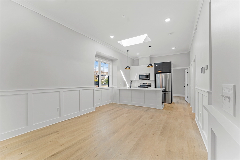 3 bed, 2 bath apartment for rent at 115 Thurston St Unit G, Winter Hill — photo 3 of 40