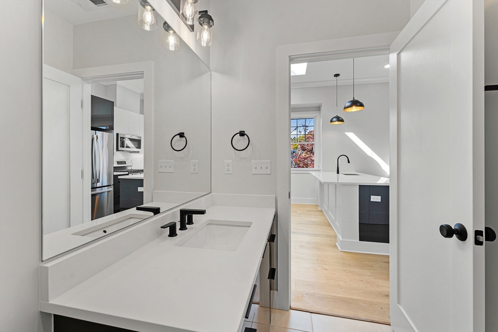 3 bed, 2 bath apartment for rent at 115 Thurston St Unit G, Winter Hill — photo 10 of 40