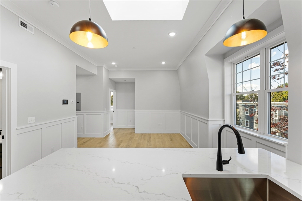 3 bed, 2 bath apartment for rent at 115 Thurston St Unit G, Winter Hill — photo 8 of 40