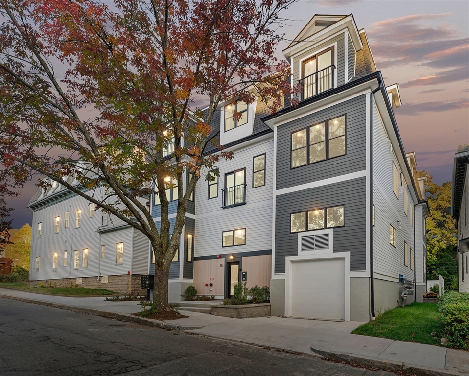3 bed, 2 bath apartment for rent at 115 Thurston St Unit G, Winter Hill — photo 1 of 40