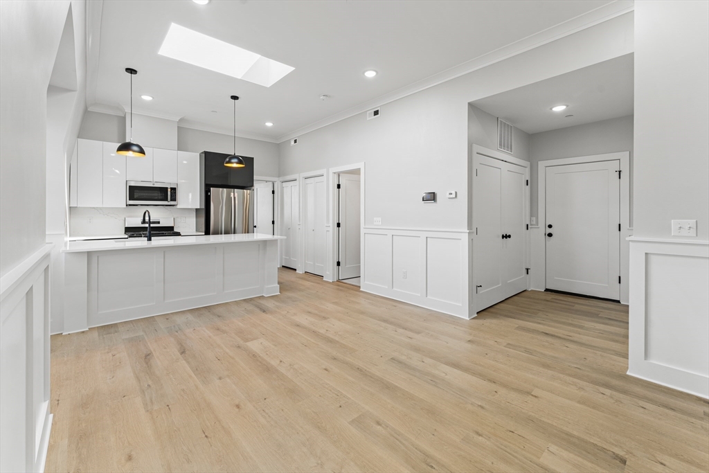 3 bed, 2 bath apartment for rent at 115 Thurston St Unit G, Winter Hill — photo 2 of 40