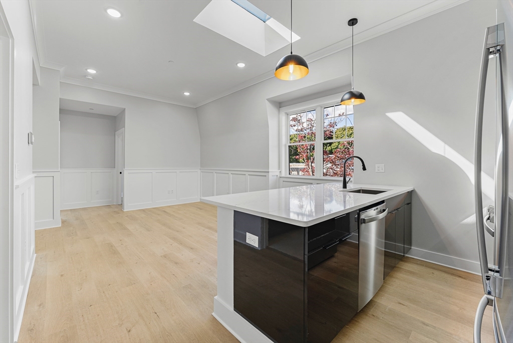 3 bed, 2 bath apartment for rent at 115 Thurston St Unit G, Winter Hill — photo 4 of 40