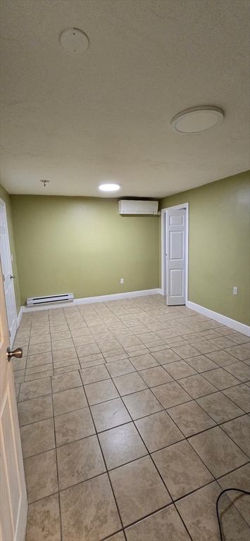 2 bed, 1 bath apartment for rent at 115 Trenton St Unit 1B, Eagle Hill — photo 8 of 10