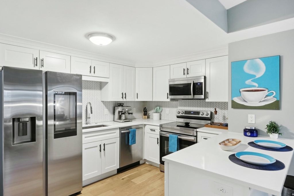 1 bed, 1 bath apartment for rent at 115 West Seventh St Unit 3, South Boston — photo 3 of 13