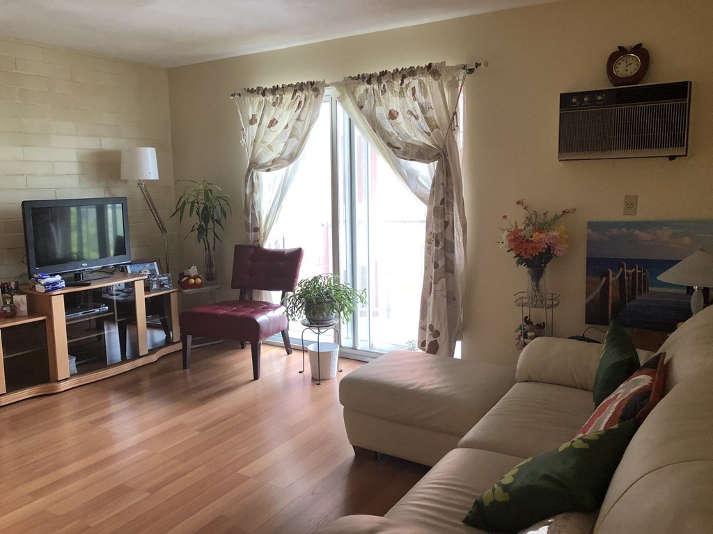 1 bed, 1 bath apartment for rent at 115 West Squantum St Unit 714, Quincy — photo 2 of 5