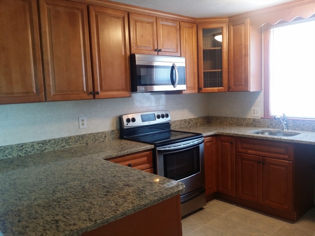 1 bed, 1 bath apartment for rent at 115 West Squantum St Unit 918, North Quincy — photo 4 of 10