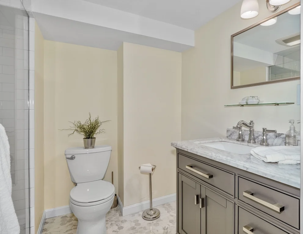 4 bed, 3 bath apartment for rent at 115 Washington St, Melrose — photo 12 of 14