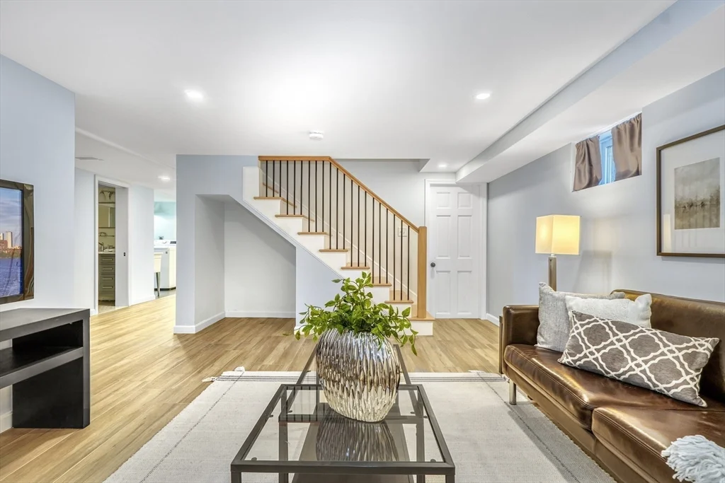 4 bed, 3 bath apartment for rent at 115 Washington St, Melrose — photo 10 of 14