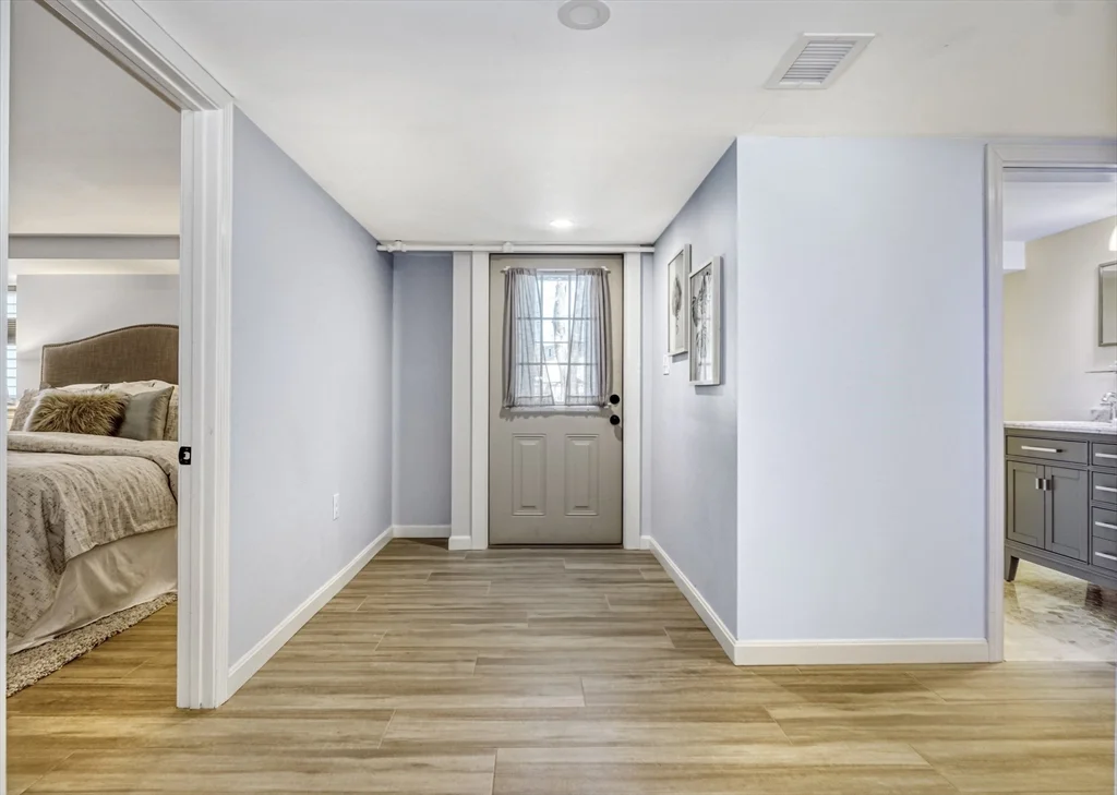 4 bed, 3 bath apartment for rent at 115 Washington St, Melrose — photo 11 of 14