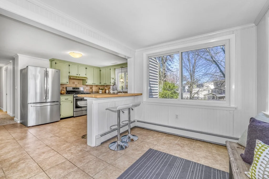4 bed, 3 bath apartment for rent at 115 Washington St, Melrose — photo 5 of 14