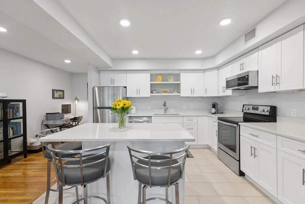 1 bed, 1 bath apartment for rent at 115 Washington Unit 1B, Winchester — photo 2 of 21
