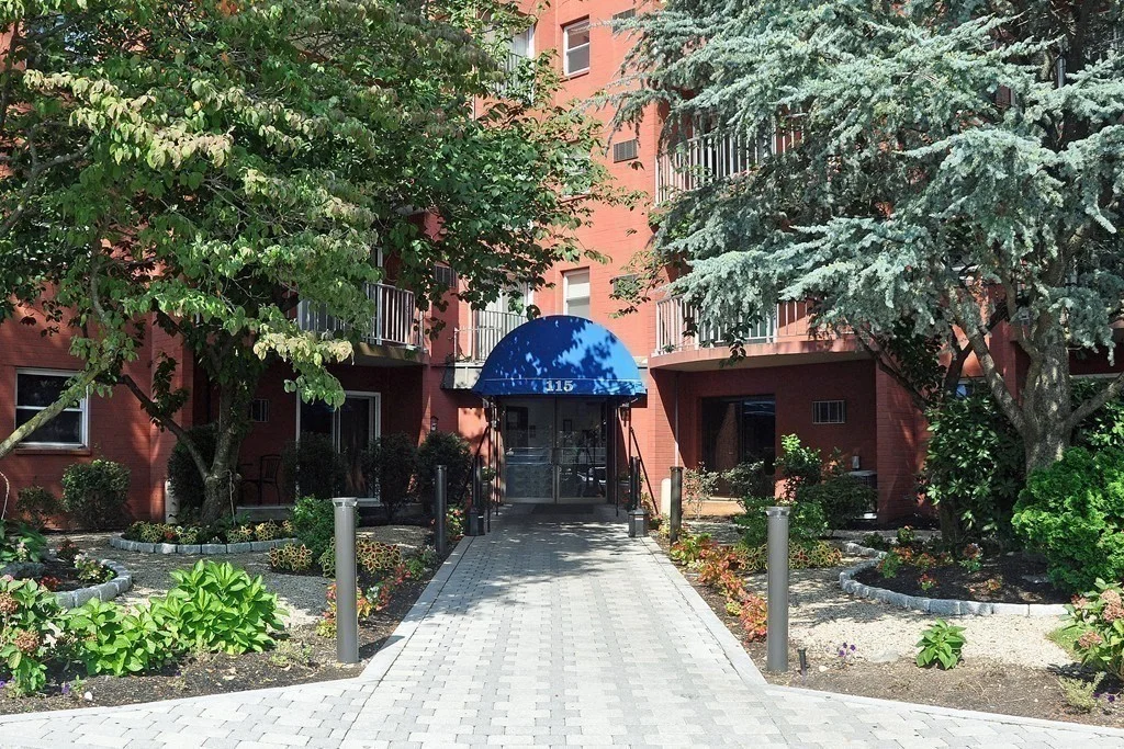 1 bed, 1 bath apartment for rent at 115 West Squantum St Unit 707, North Quincy — photo 2 of 19