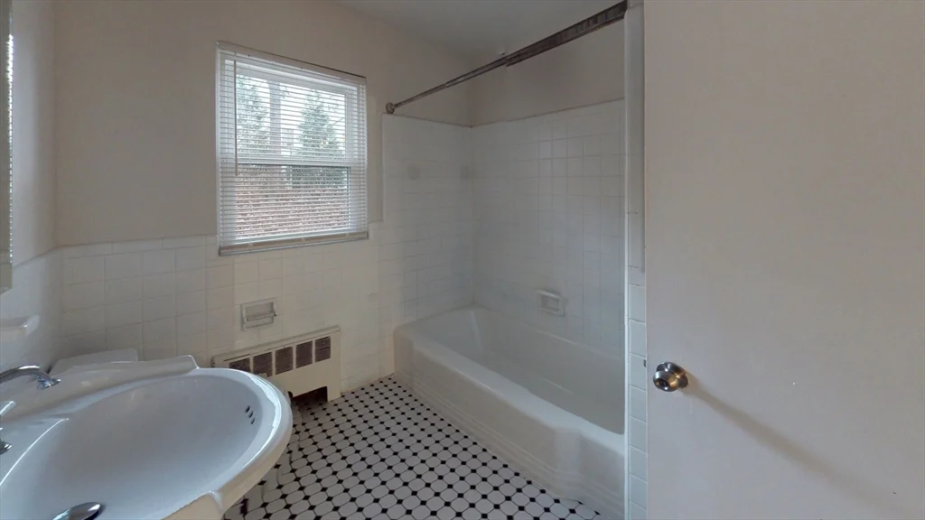 3 bed, 1 bath apartment for rent at 115 Withington Rd Unit 115, Newton — photo 13 of 13