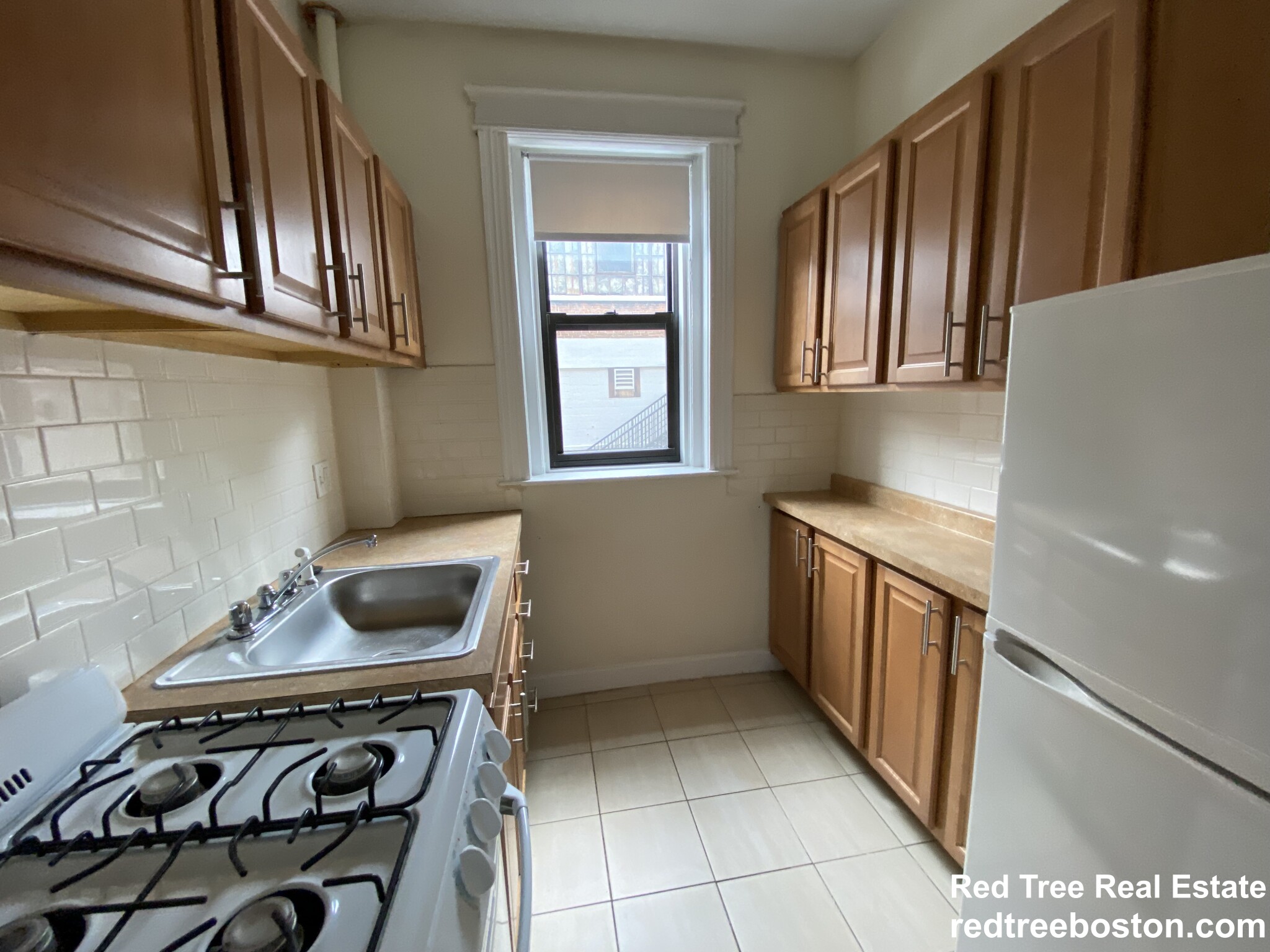 Studio bed, 1 bath apartment for rent at 1152 Commonwealth Ave Unit 17, Allston — photo 5 of 10