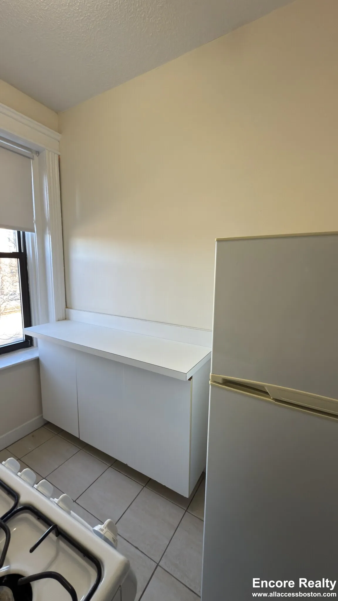 Studio bed, 1 bath apartment for rent at 1152 Commonwealth Ave Unit 25, Brighton — photo 9 of 10