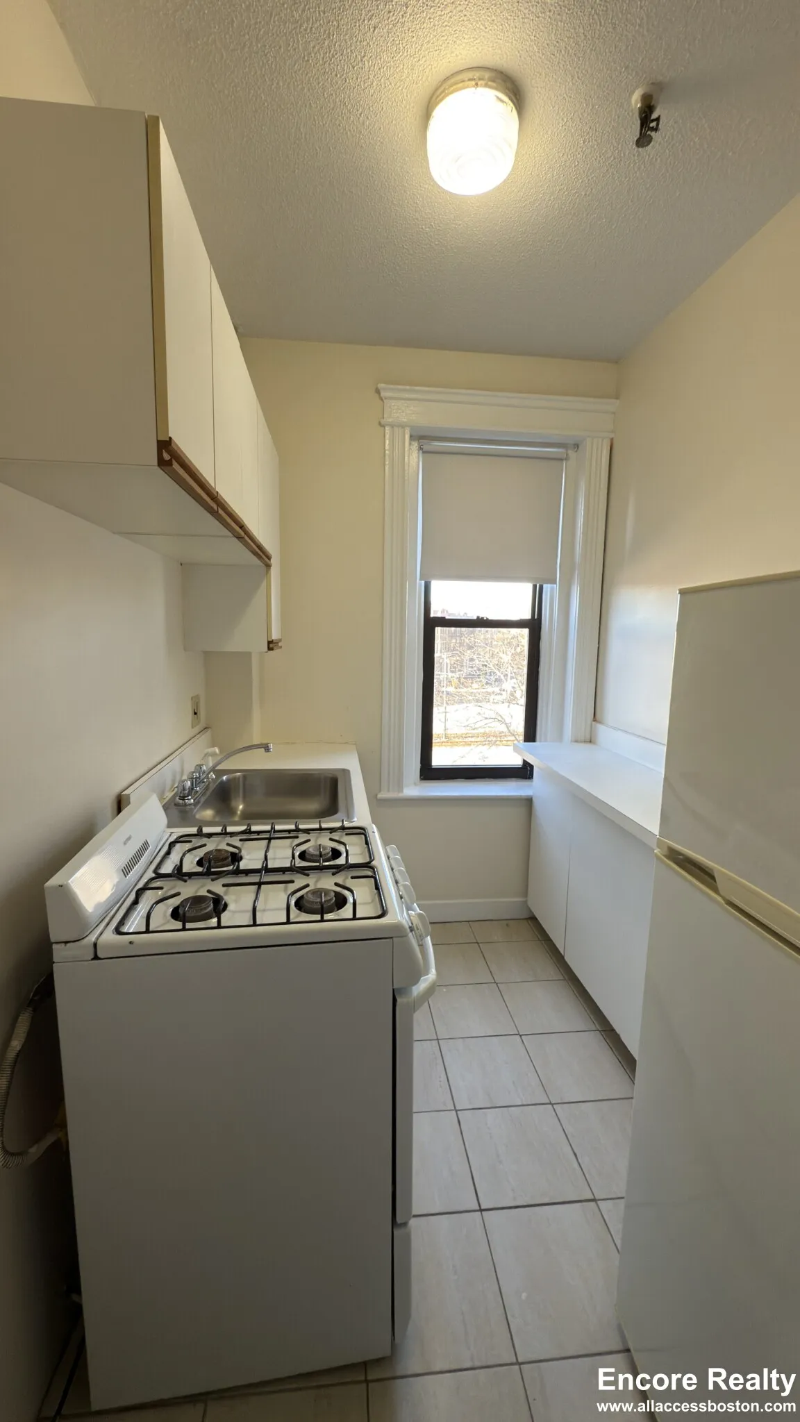 Studio bed, 1 bath apartment for rent at 1152 Commonwealth Ave Unit 25, Brighton — photo 6 of 10