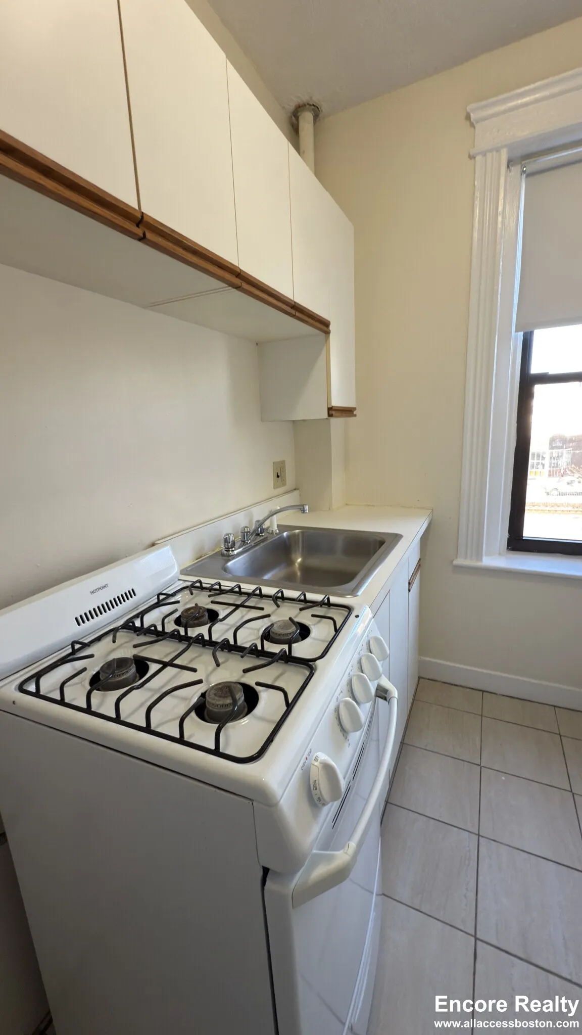 Studio bed, 1 bath apartment for rent at 1152 Commonwealth Ave Unit 25, Brighton — photo 7 of 10