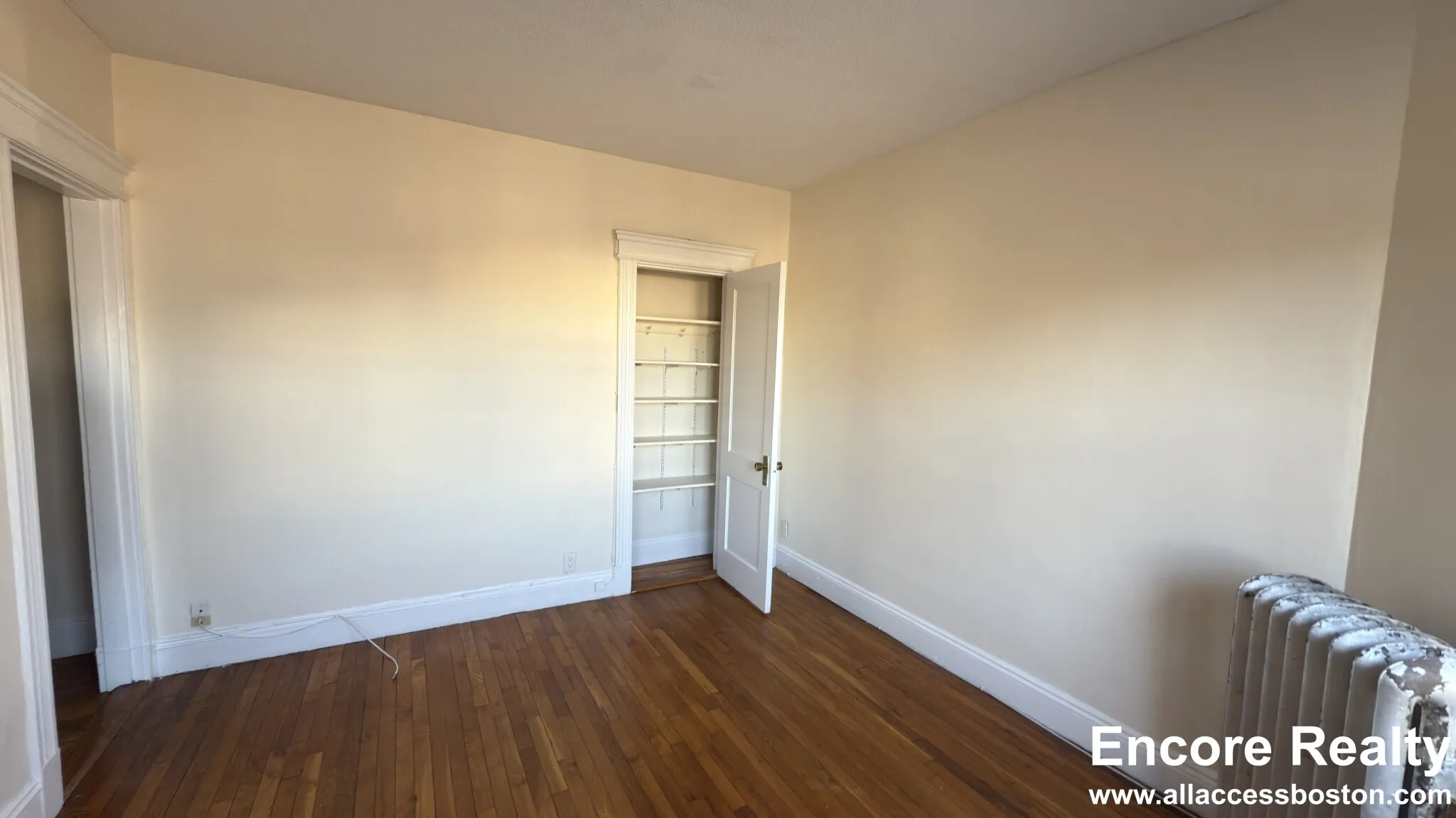Studio bed, 1 bath apartment for rent at 1152 Commonwealth Ave Unit 25, Brighton — photo 3 of 10