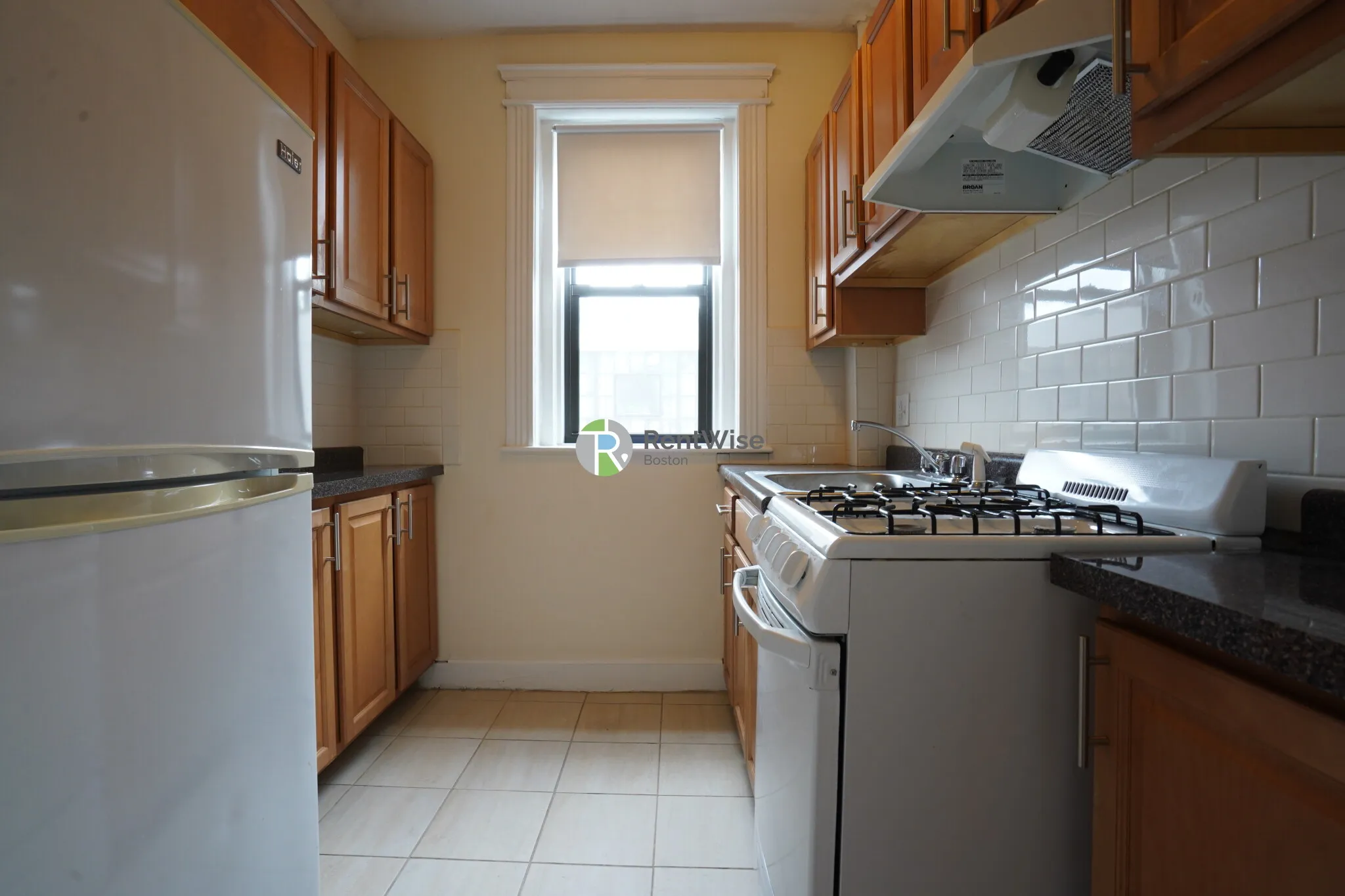 1 bed, 1 bath apartment for rent at 1152 Commonwealth Ave Unit 28, Allston — photo 8 of 10