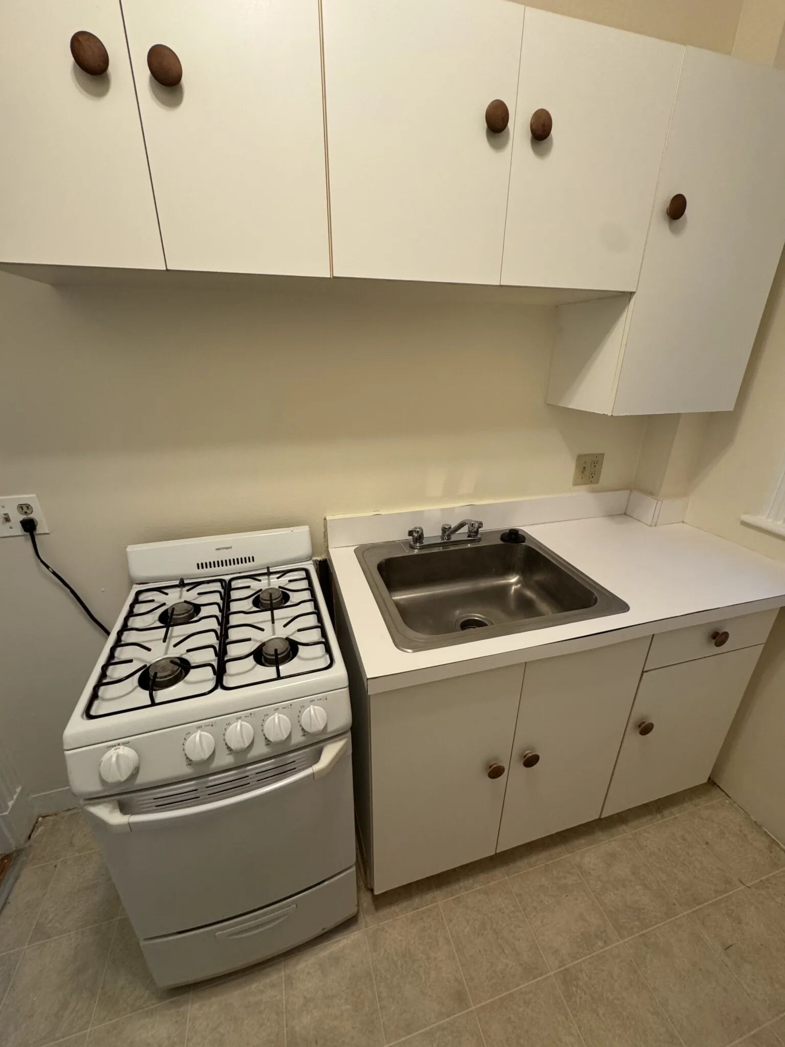 Studio bed, 1 bath apartment for rent at 1152 Commonwealth Ave Unit 45, Allston — photo 3 of 6
