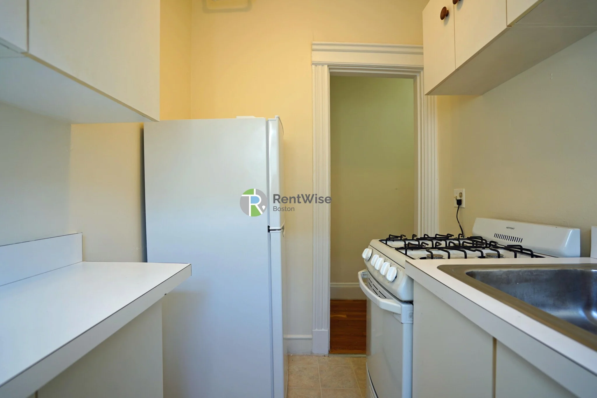Studio bed, 1 bath apartment for rent at 1152 Commonwealth Ave Unit 45, Allston — photo 8 of 9