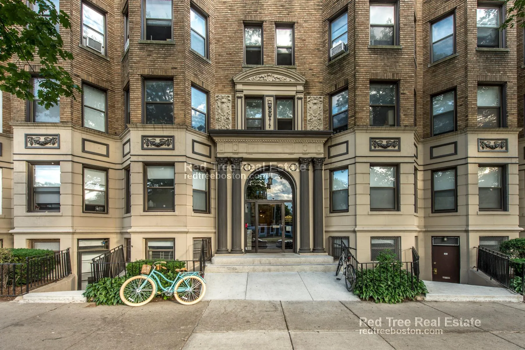 1 bed, 1 bath apartment for rent at 1152 Commonwealth Ave Unit 59, Allston — photo 2 of 2