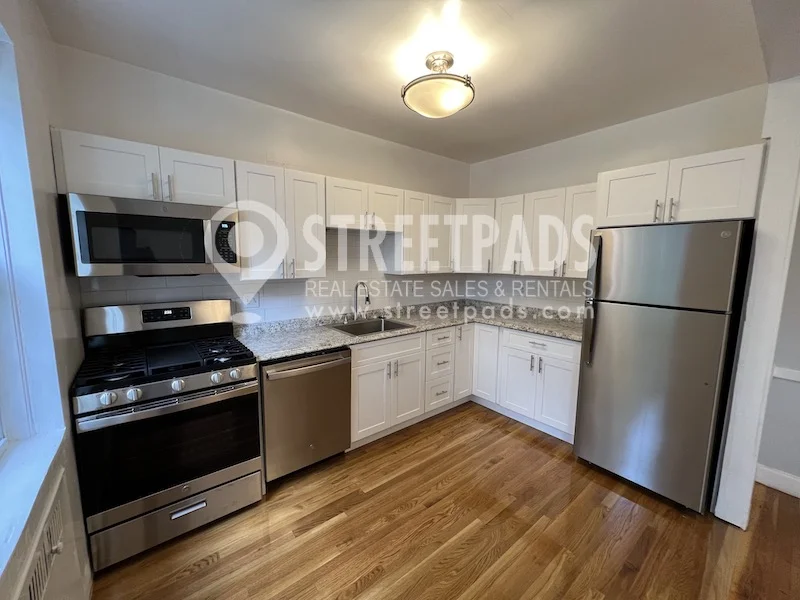 1 bed, 1 bath apartment for rent at 1153 Beacon St Unit 7, Longwood — photo 4 of 33