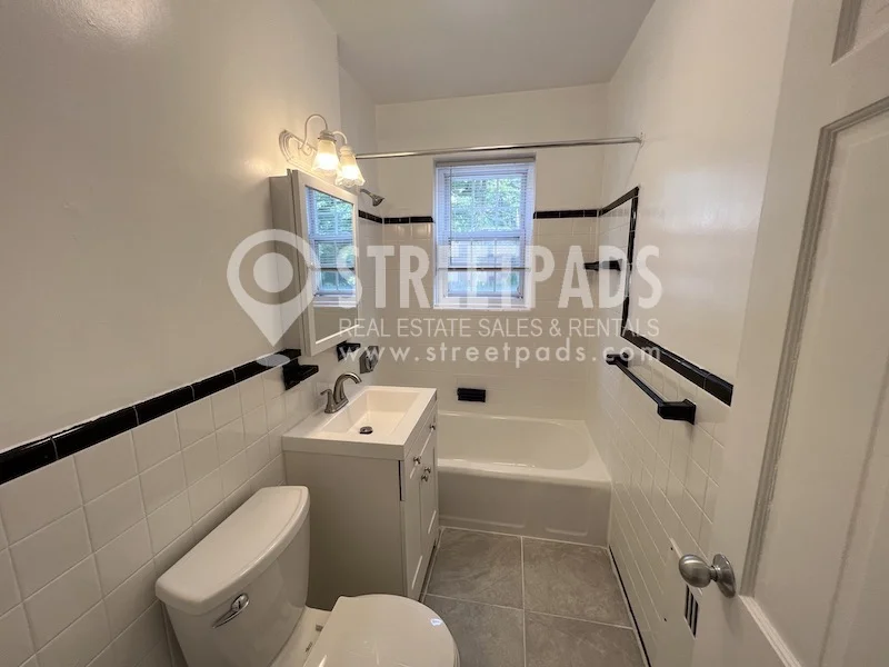 1 bed, 1 bath apartment for rent at 1153 Beacon St Unit 7, Longwood — photo 30 of 33