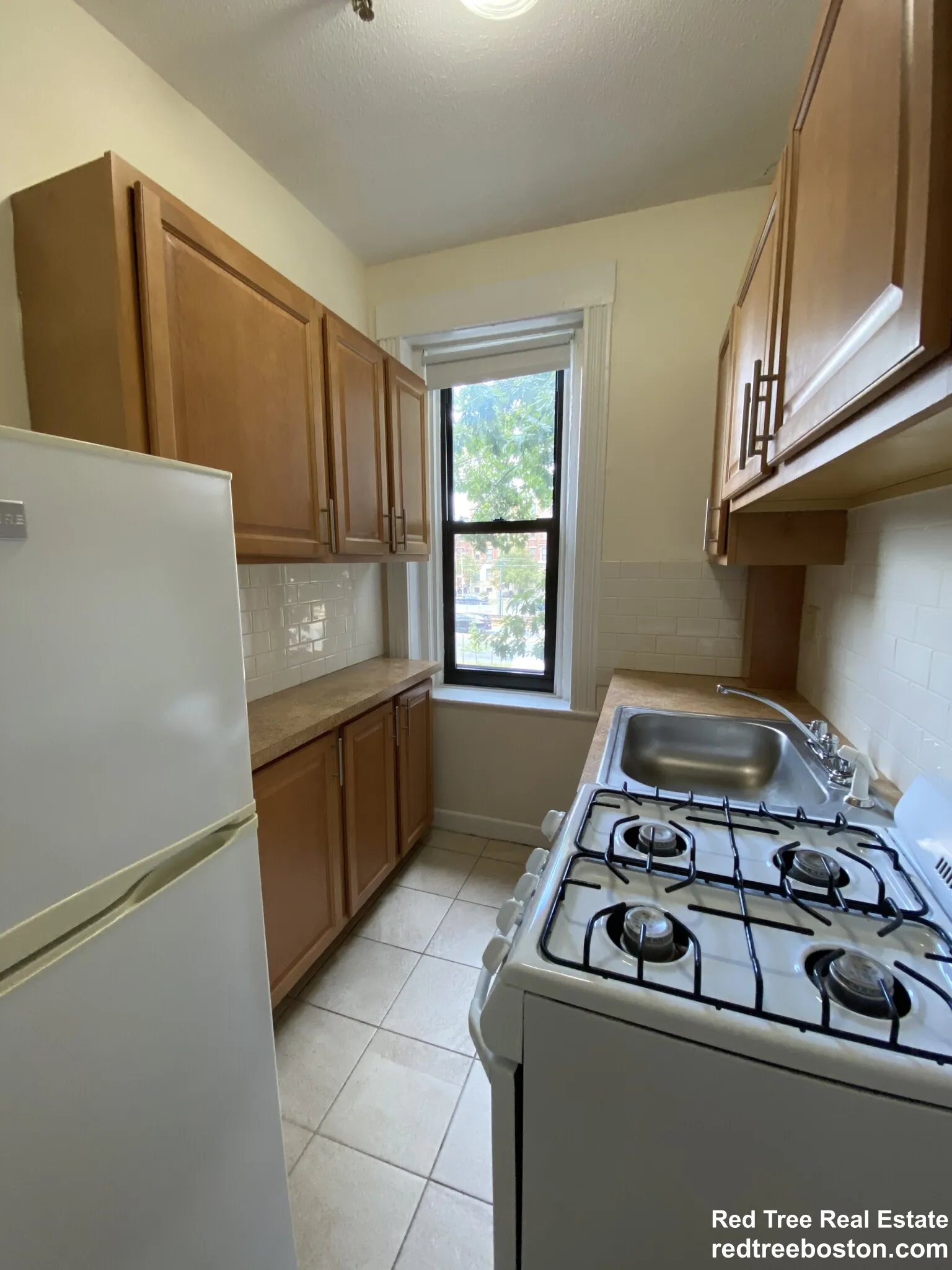Studio bed, 1 bath apartment for rent at 1156 Commonwealth Ave Unit 23, Allston — photo 6 of 11