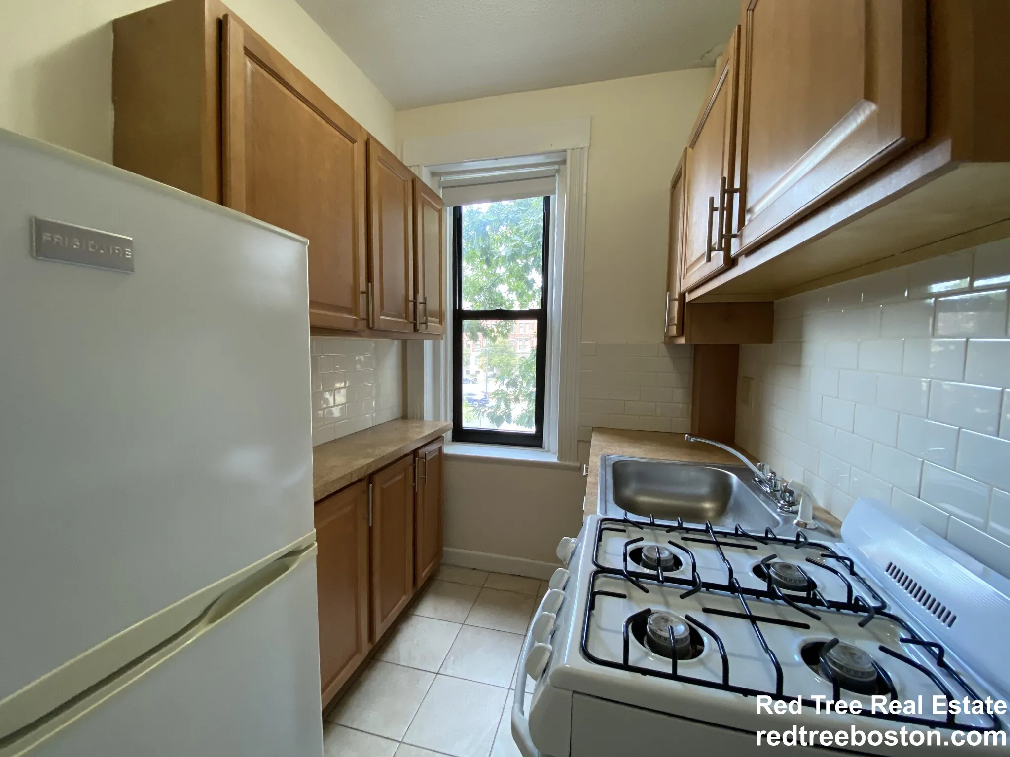 Studio bed, 1 bath apartment for rent at 1156 Commonwealth Ave Unit 23, Allston — photo 5 of 11