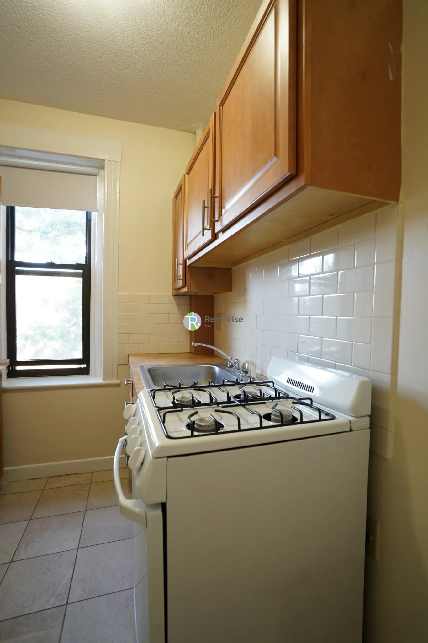 Studio bed, 1 bath apartment for rent at 1156 Commonwealth Ave Unit 23, Allston — photo 9 of 12