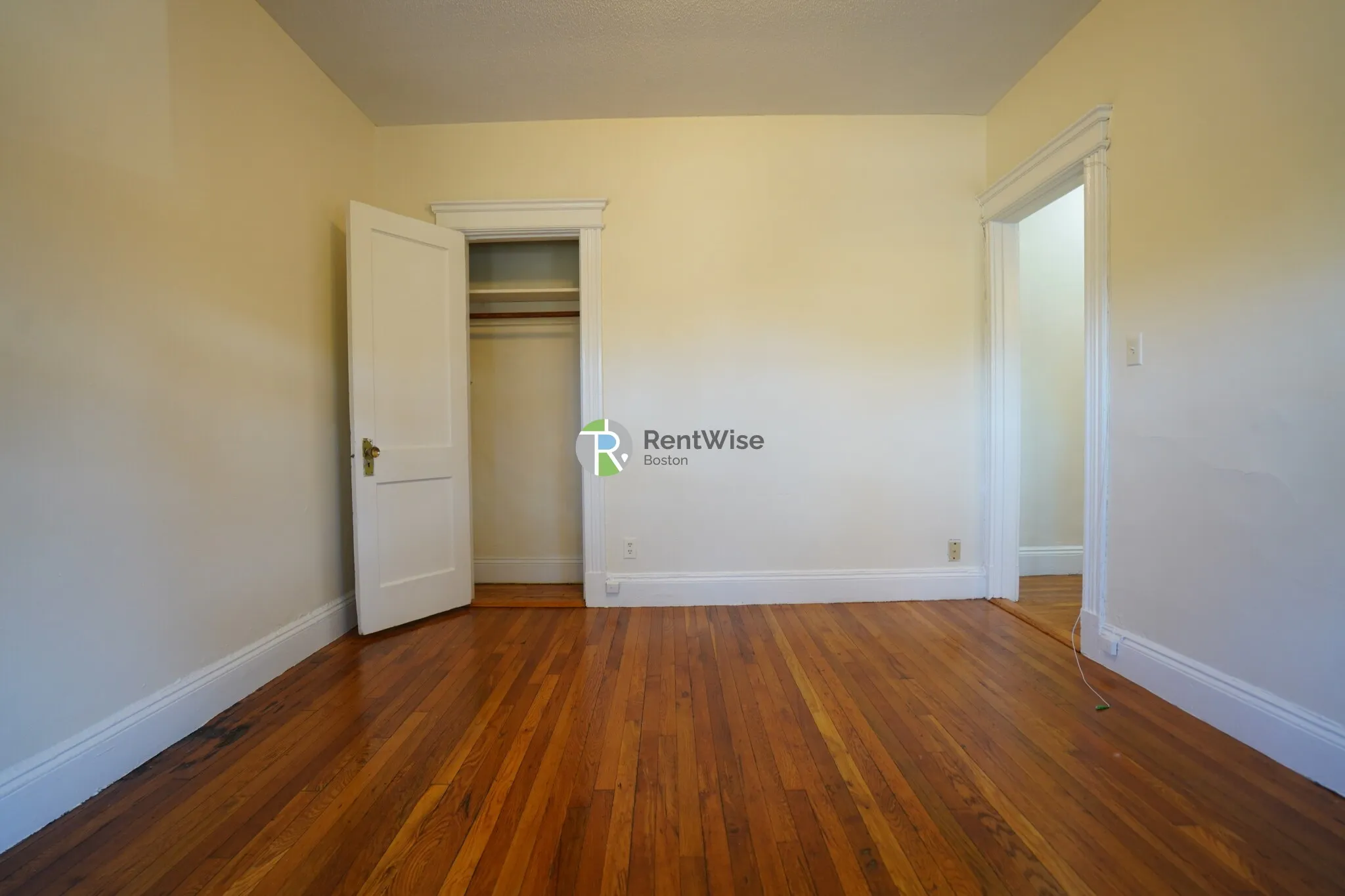 Studio bed, 1 bath apartment for rent at 1156 Commonwealth Ave Unit 23, Allston — photo 4 of 12