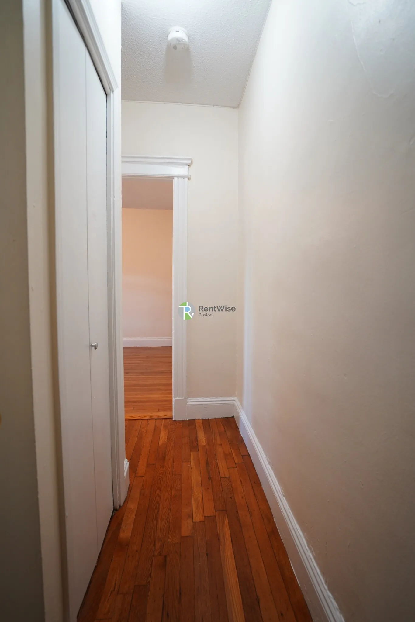 Studio bed, 1 bath apartment for rent at 1156 Commonwealth Ave Unit 23, Allston — photo 1 of 12