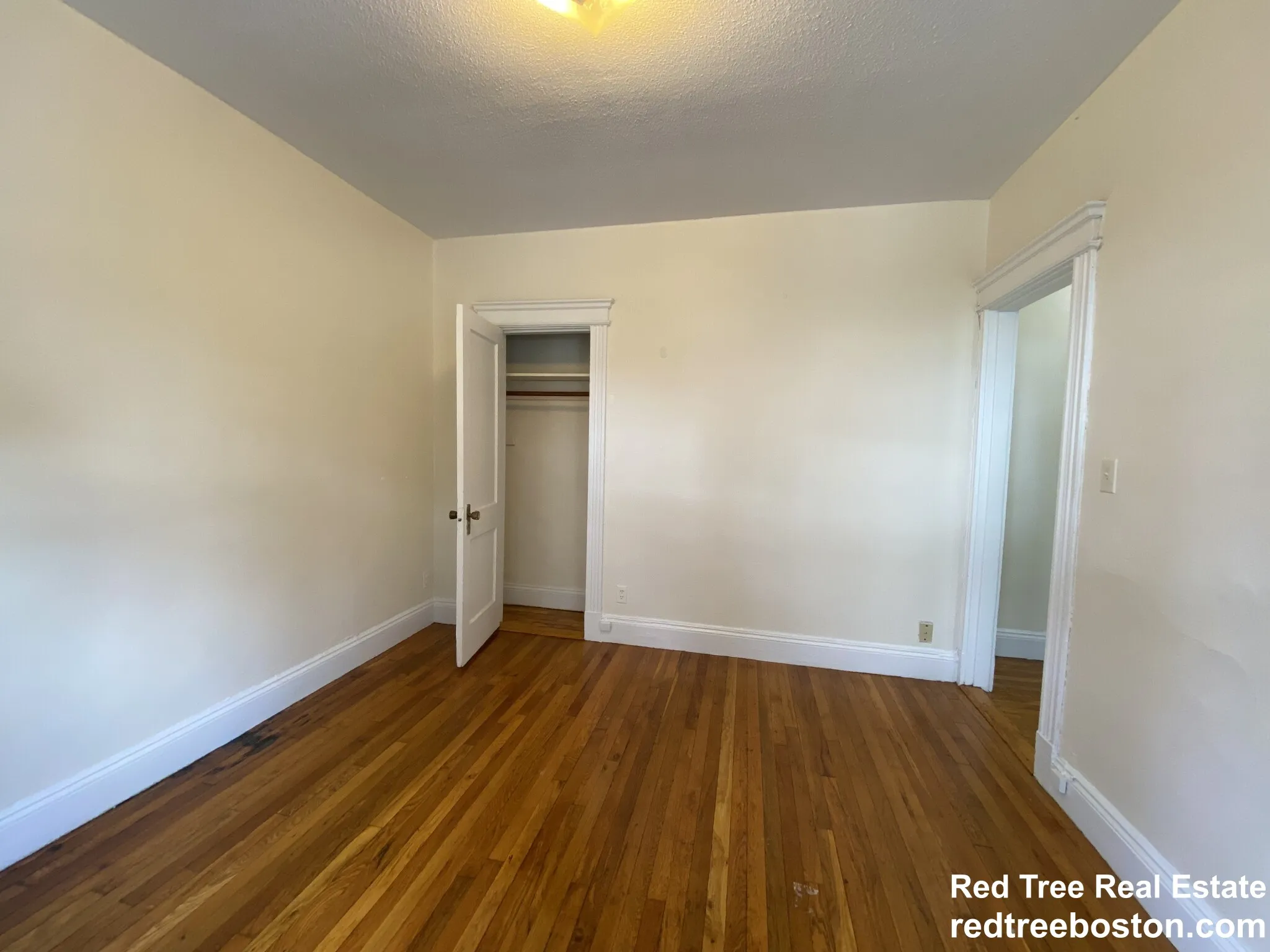 Studio bed, 1 bath apartment for rent at 1156 Commonwealth Ave Unit 23, Allston — photo 4 of 11