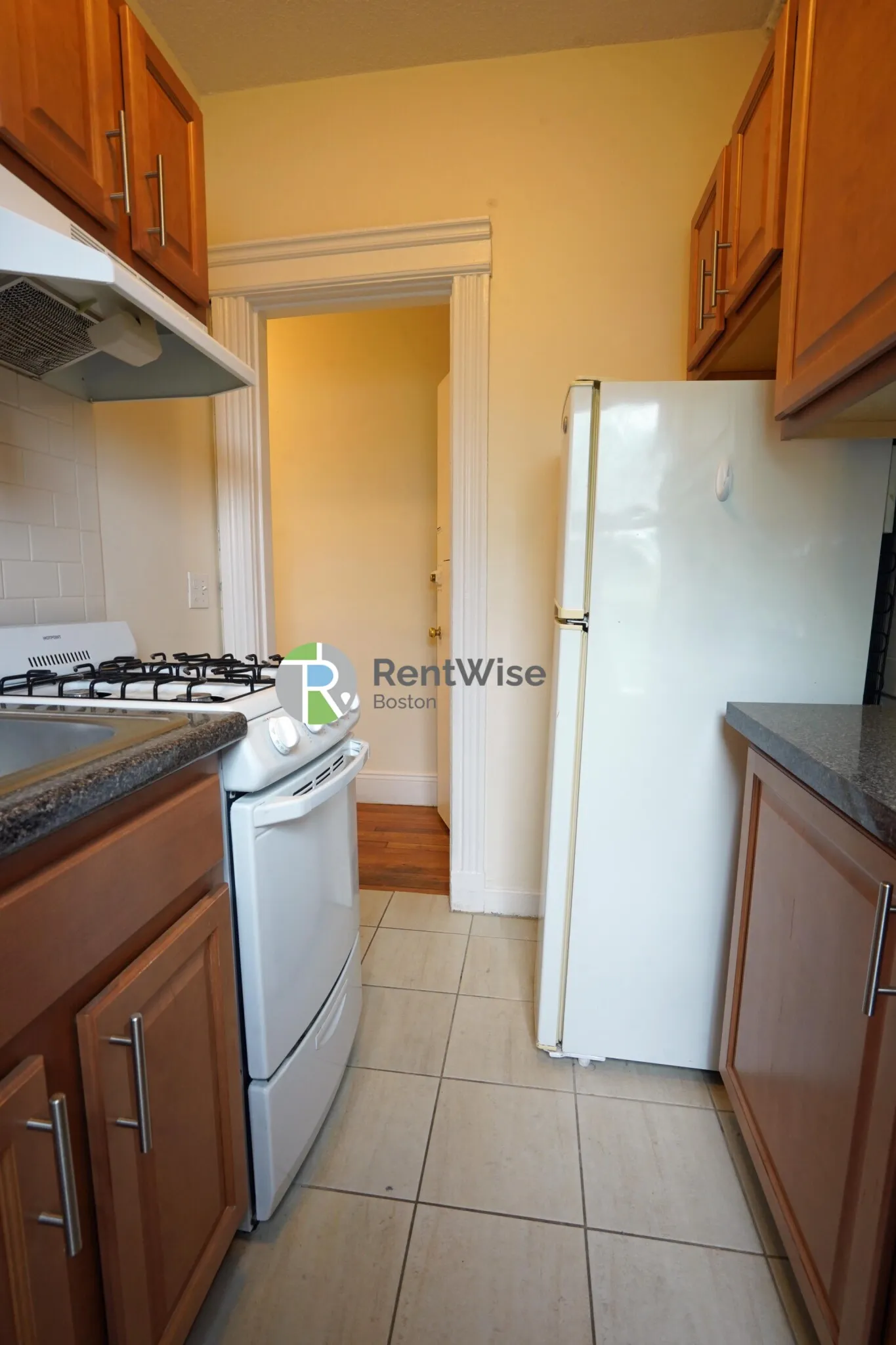 Studio bed, 1 bath apartment for rent at 1156 Commonwealth Ave Unit 43, Allston — photo 8 of 12