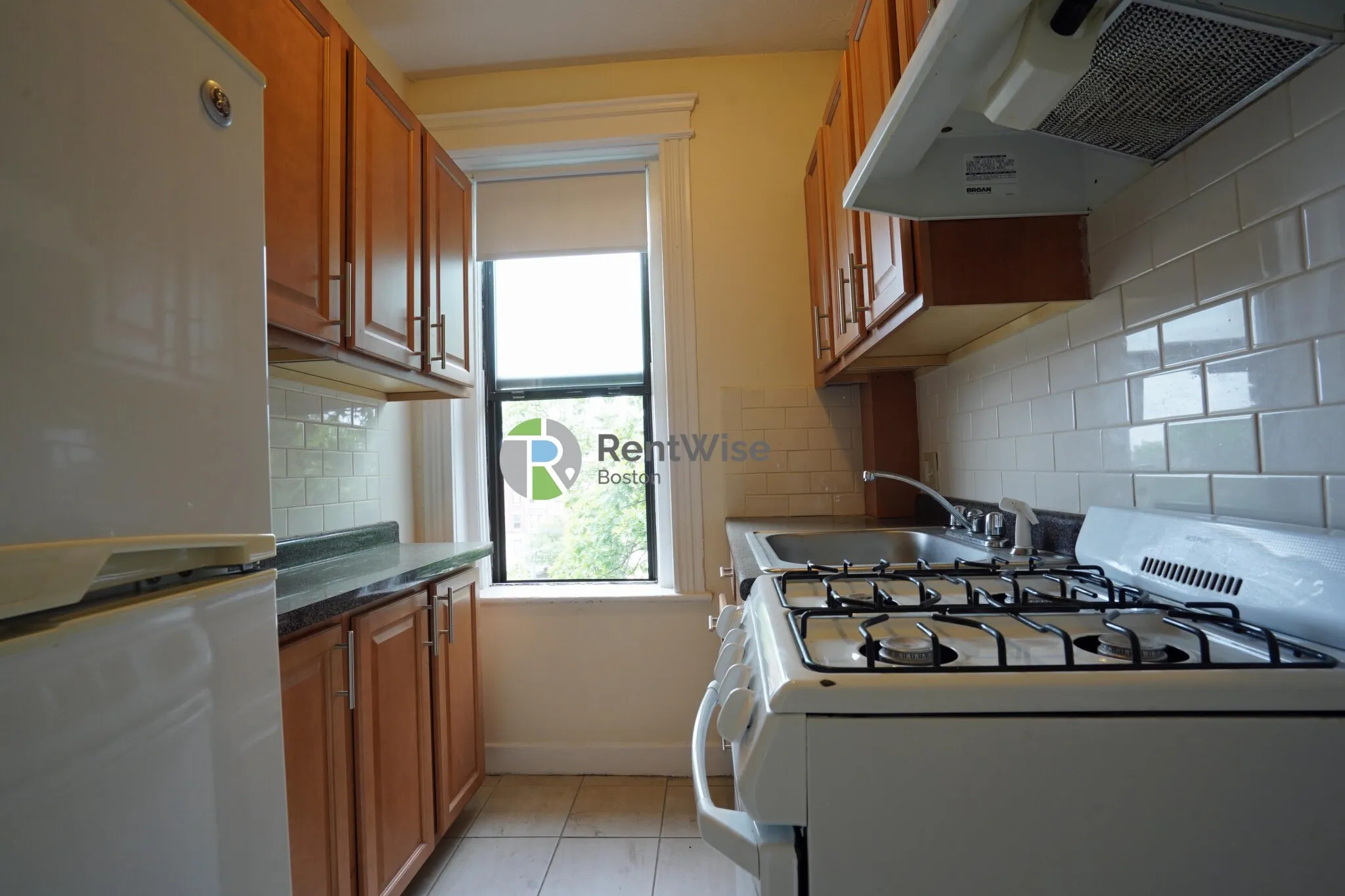 Studio bed, 1 bath apartment for rent at 1156 Commonwealth Ave Unit 43, Allston — photo 7 of 12