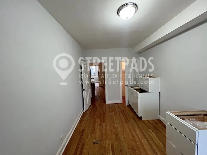 1 bed, 1 bath apartment for rent at 1157 Beacon St Unit 1, Longwood — photo 7 of 39