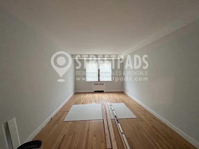 1 bed, 1 bath apartment for rent at 1157 Beacon St Unit 1, Longwood