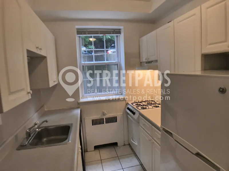1 bed, 1 bath apartment for rent at 1157 Beacon St Unit 1, Longwood — photo 30 of 39