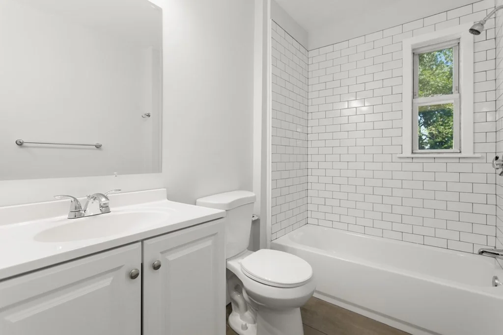 4 bed, 1 bath apartment for rent at 1159 Osgood Unit 3, North Andover — photo 24 of 25
