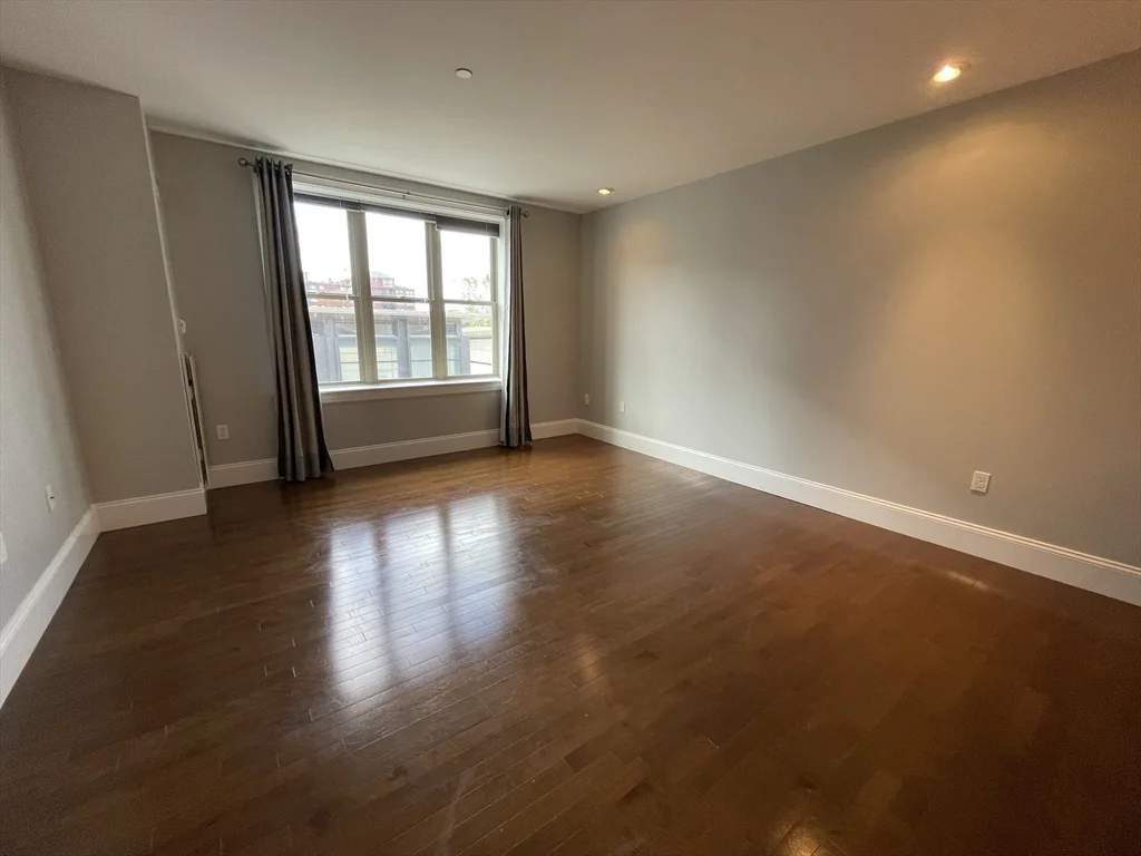 1 bed, 1 bath apartment for rent at 116-128 Rantoul Unit 405, Beverly — photo 7 of 14