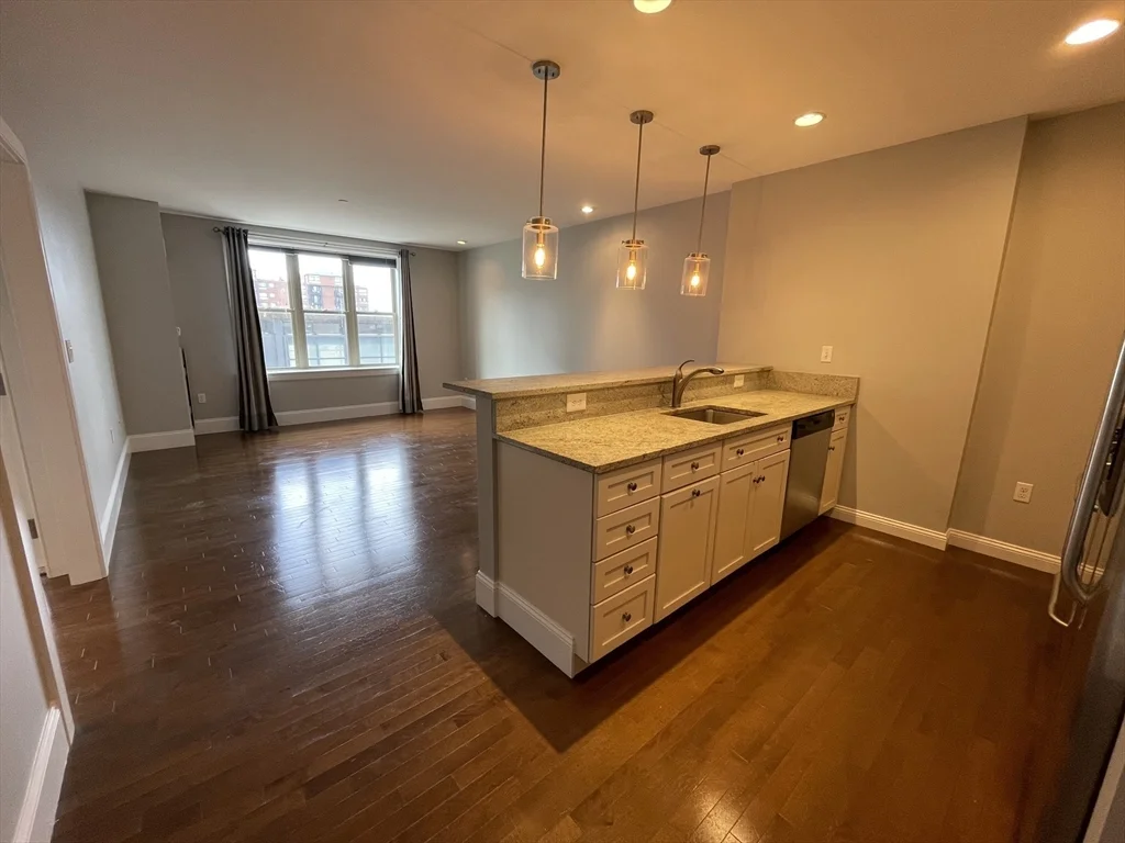 1 bed, 1 bath apartment for rent at 116-128 Rantoul Unit 405, Beverly — photo 5 of 14