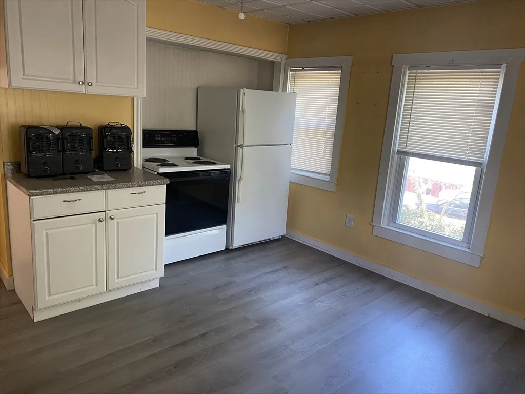 3 bed, 1 bath apartment for rent at 116 Arch St Unit 2, Middleboro — photo 7 of 8