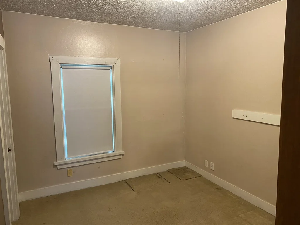 3 bed, 1 bath apartment for rent at 116 Arch St Unit 2, Middleboro — photo 2 of 8
