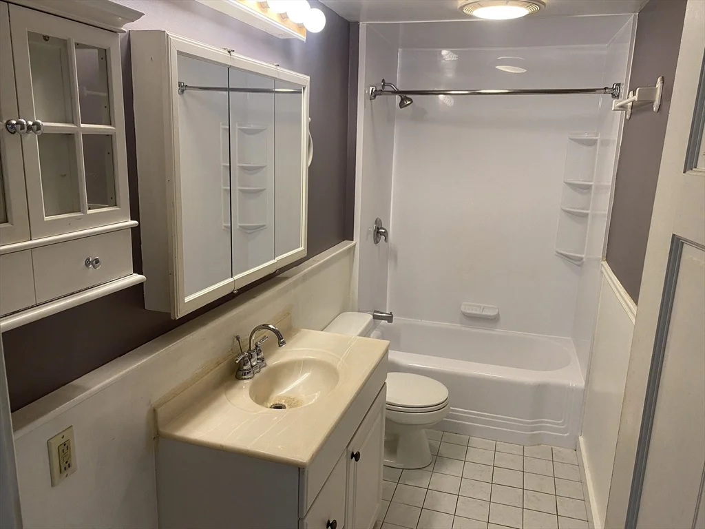 3 bed, 1 bath apartment for rent at 116 Arch St Unit 2, Middleboro — photo 5 of 8