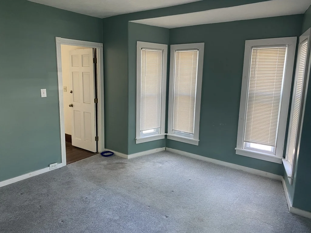 3 bed, 1 bath apartment for rent at 116 Arch St Unit 2, Middleboro — photo 1 of 8