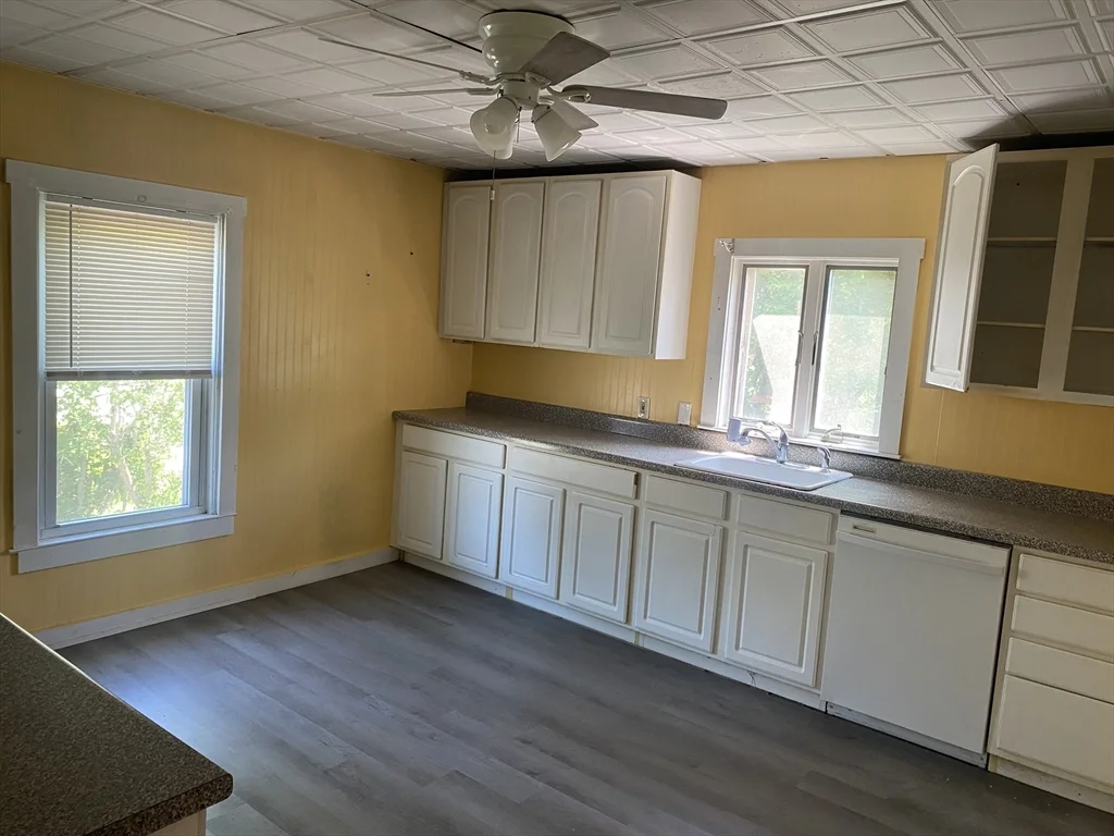 3 bed, 1 bath apartment for rent at 116 Arch St Unit 2, Middleboro — photo 6 of 8