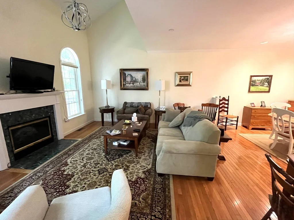 2 bed, 2 bath apartment for rent at 116 Bishop Forest Dr Unit 1, Waltham — photo 4 of 22
