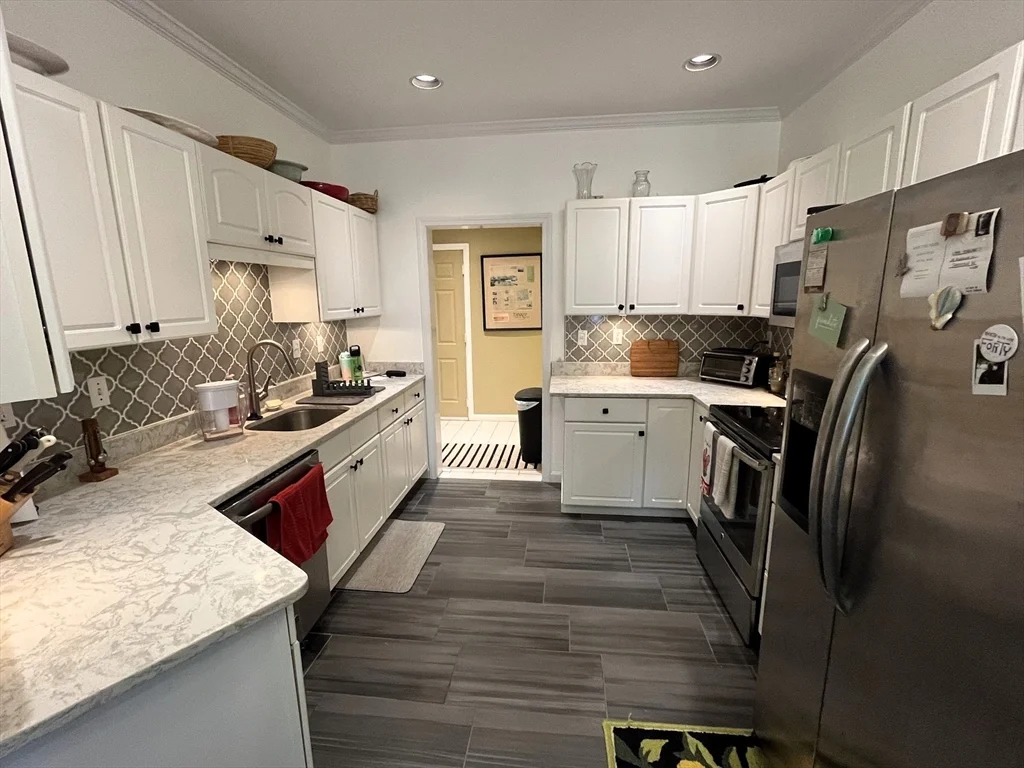 2 bed, 2 bath apartment for rent at 116 Bishop Forest Dr Unit 1, Waltham — photo 2 of 22